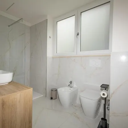 Casa Graziella Luxury Loft Cto 公寓 *